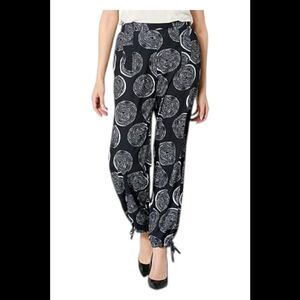 ChicNiCity Women's Tanzi Straight-Leg Pull-On Pant Black - Regular